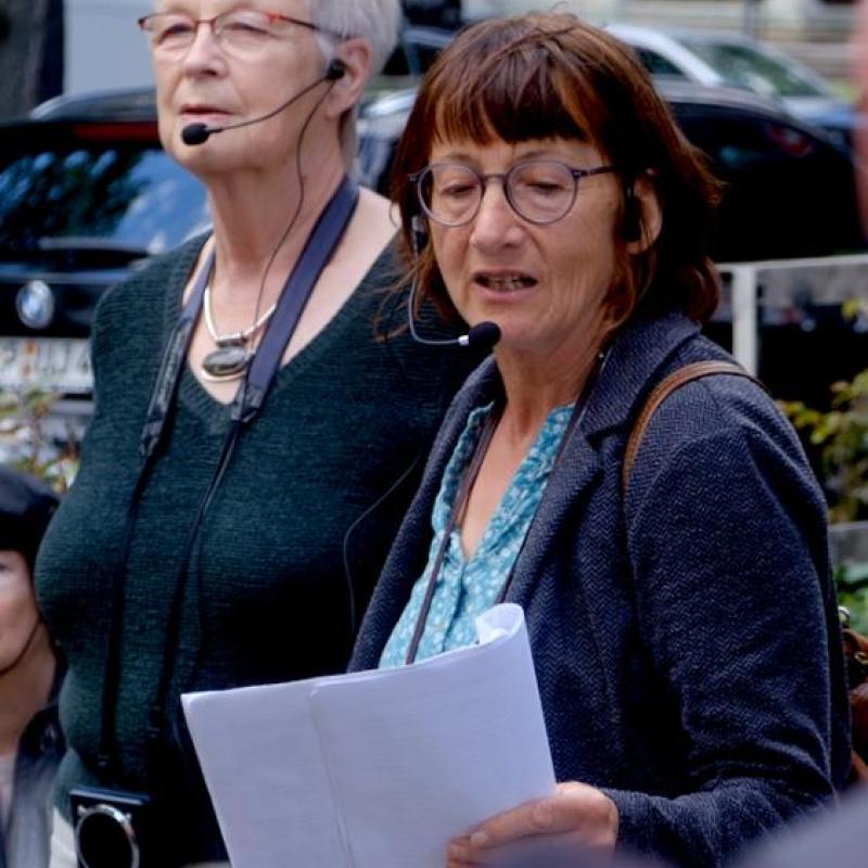 Getrud Rettenmaier (Arbeitskreis Kolonialgeschichte MA) und Barbara Ritter (RNIK)– Foto Robin Siebert